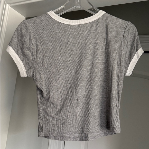 Casual Crop White Trim Sleeve Gray Ribbed Women's Top - Picture 4 of 10